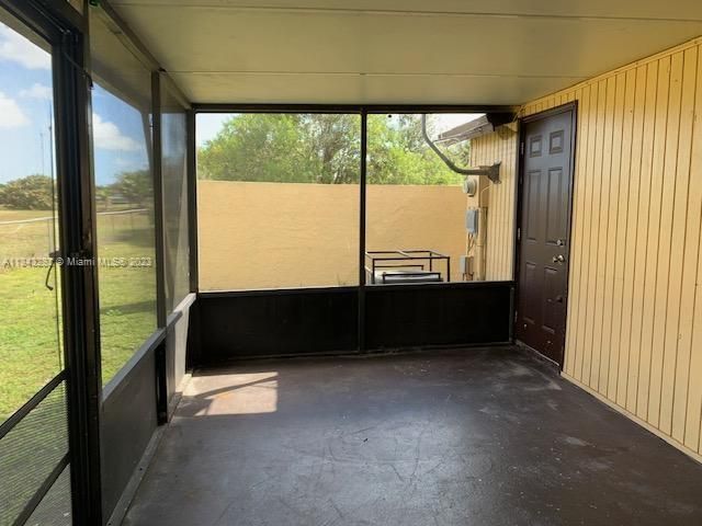 Vendido Recientemente: $294,000 (3 camas, 2 baños, 999 Pies cuadrados)