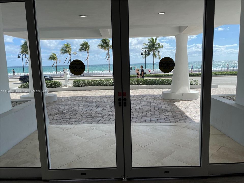 Recently Sold: $998,000 (2 beds, 2 baths, 1450 Square Feet)