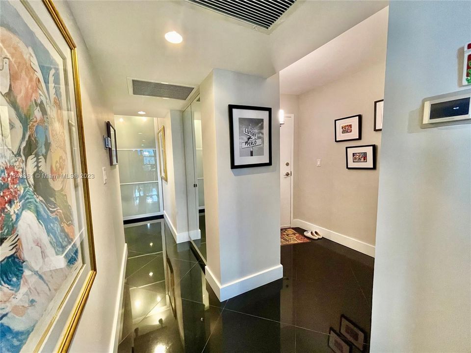 Recently Sold: $998,000 (2 beds, 2 baths, 1450 Square Feet)