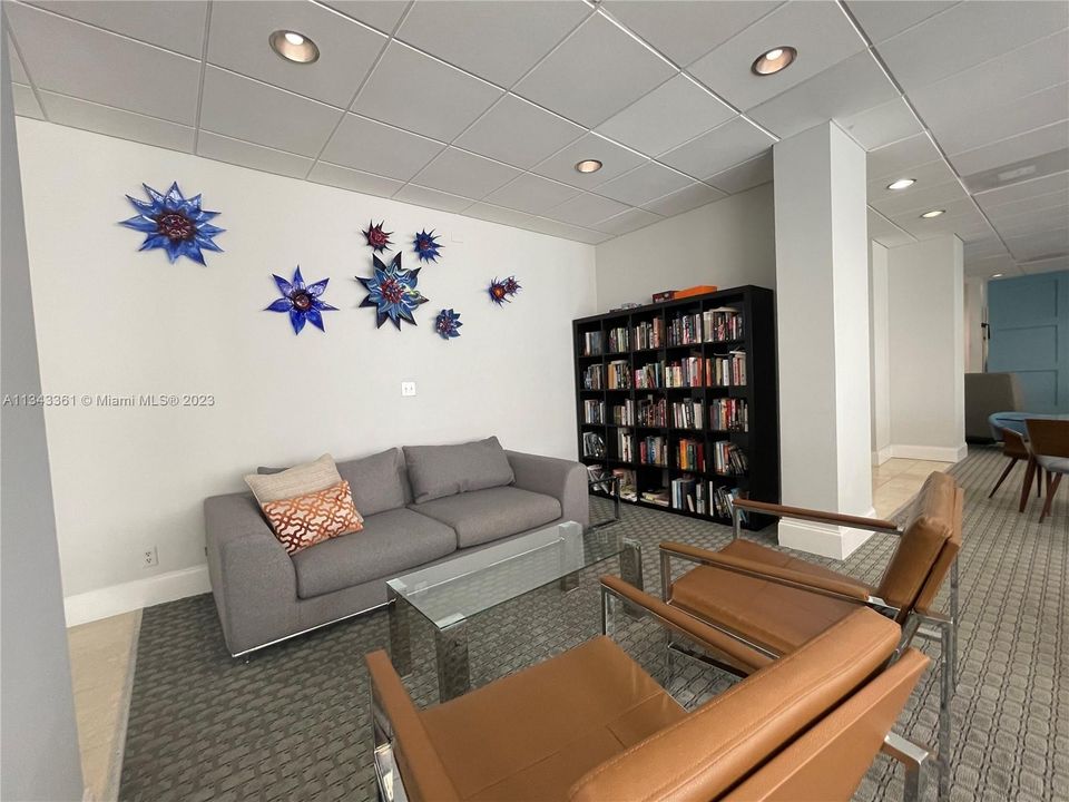 Recently Sold: $998,000 (2 beds, 2 baths, 1450 Square Feet)