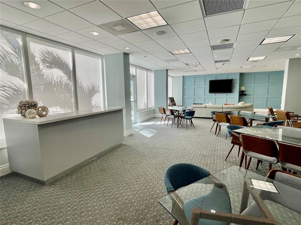 Recently Sold: $998,000 (2 beds, 2 baths, 1450 Square Feet)