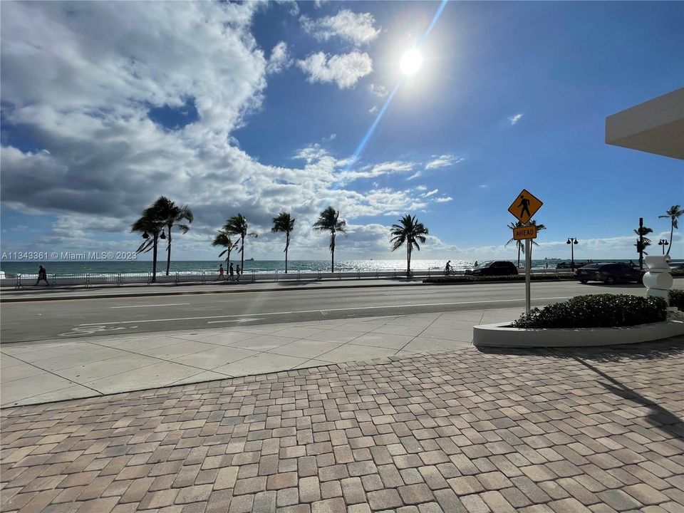 Recently Sold: $998,000 (2 beds, 2 baths, 1450 Square Feet)