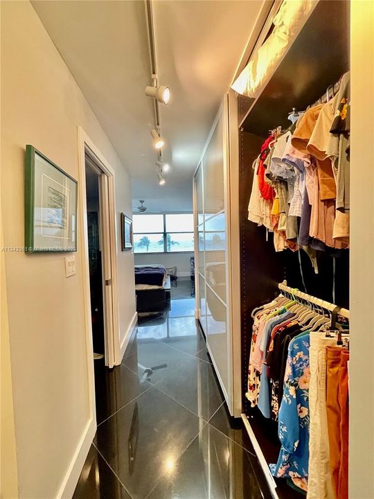 Recently Sold: $998,000 (2 beds, 2 baths, 1450 Square Feet)