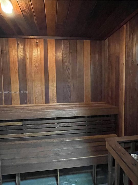 Recently Sold: $998,000 (2 beds, 2 baths, 1450 Square Feet)