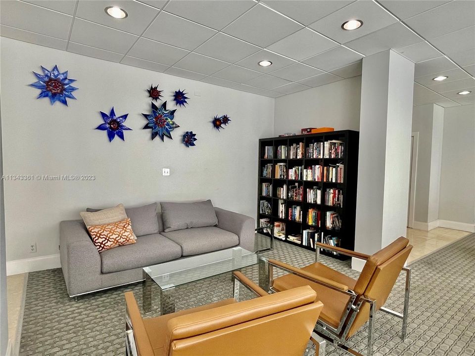 Recently Sold: $998,000 (2 beds, 2 baths, 1450 Square Feet)