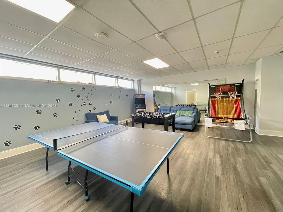 Recently Sold: $998,000 (2 beds, 2 baths, 1450 Square Feet)