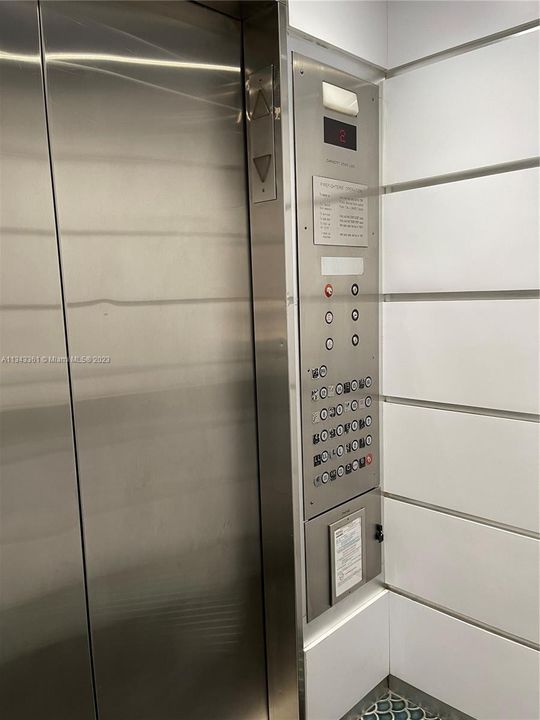 Recently Sold: $998,000 (2 beds, 2 baths, 1450 Square Feet)