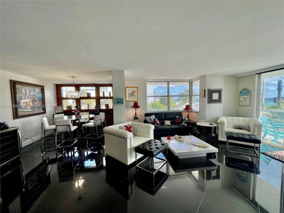 Recently Sold: $998,000 (2 beds, 2 baths, 1450 Square Feet)