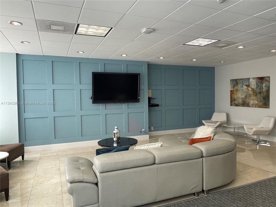 Recently Sold: $998,000 (2 beds, 2 baths, 1450 Square Feet)