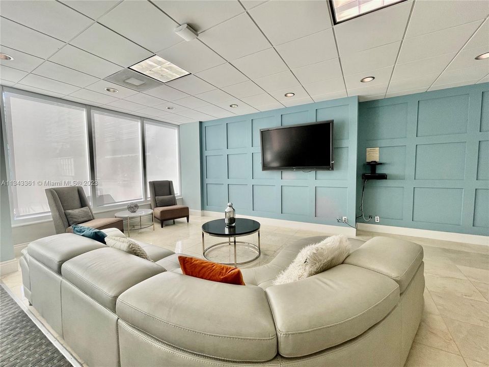 Recently Sold: $998,000 (2 beds, 2 baths, 1450 Square Feet)