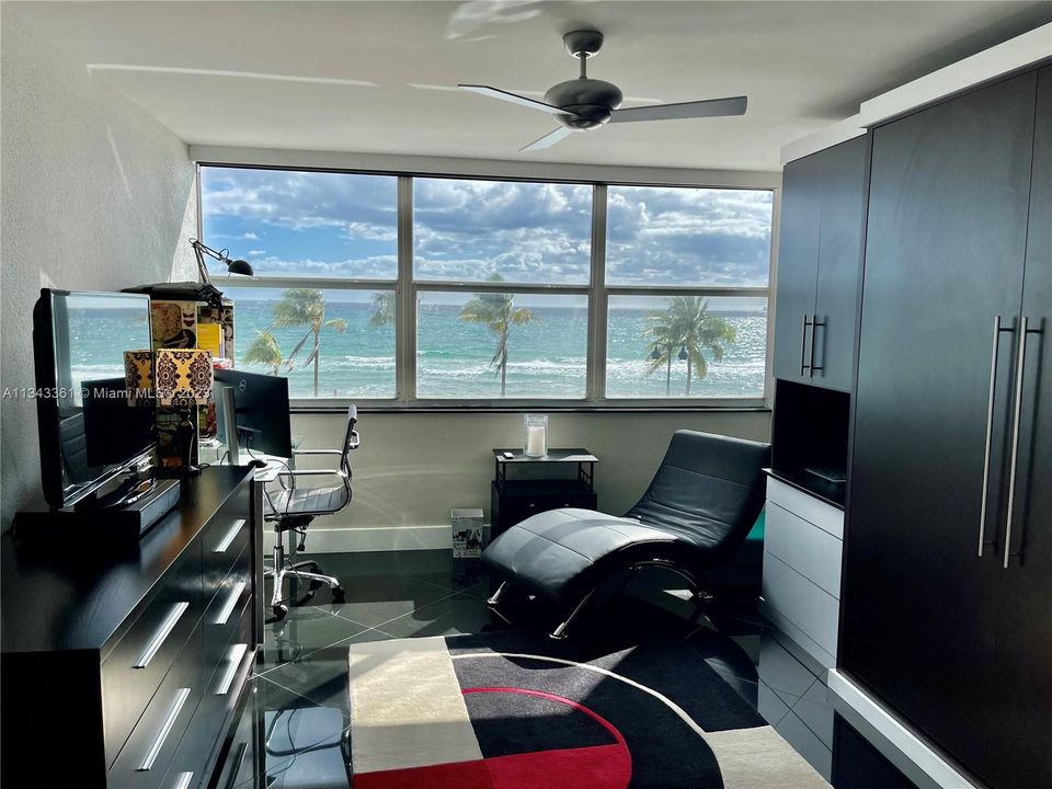 Recently Sold: $998,000 (2 beds, 2 baths, 1450 Square Feet)