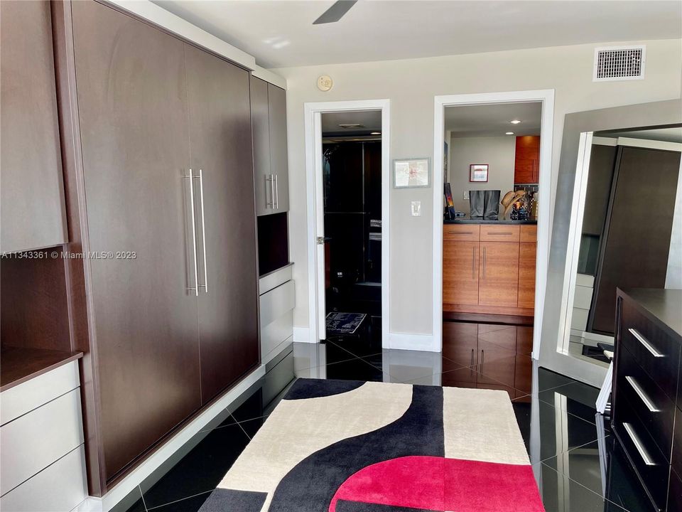 Recently Sold: $998,000 (2 beds, 2 baths, 1450 Square Feet)