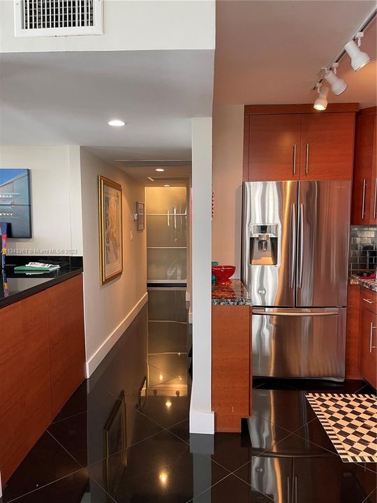Recently Sold: $998,000 (2 beds, 2 baths, 1450 Square Feet)