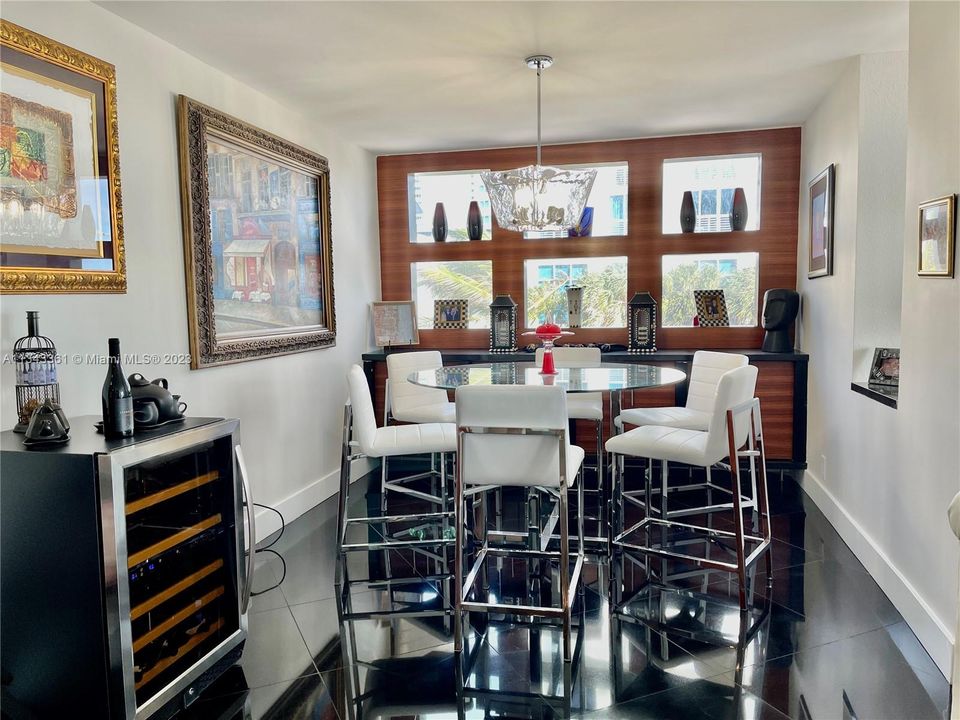 Recently Sold: $998,000 (2 beds, 2 baths, 1450 Square Feet)