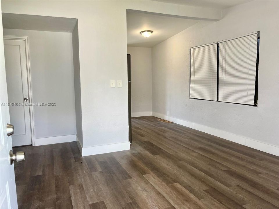 Recently Sold: $309,900 (2 beds, 1 baths, 594 Square Feet)