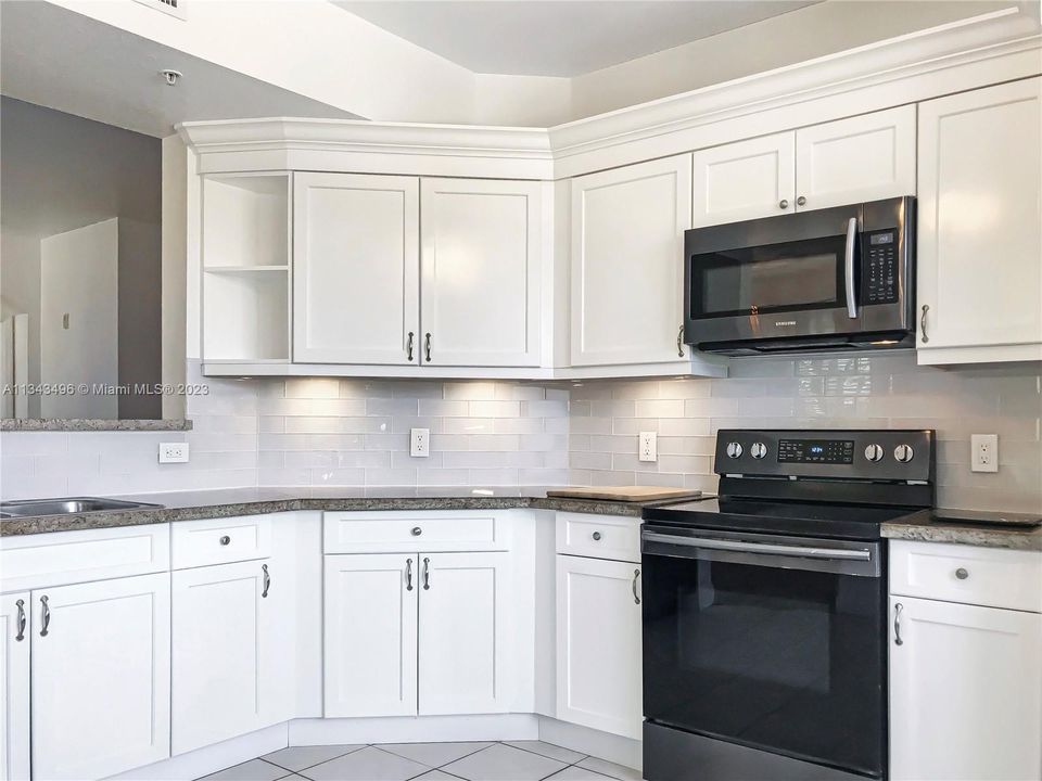 Recientemente alquilado: $2,600 (2 camas, 2 baños, 1309 Pies cuadrados)