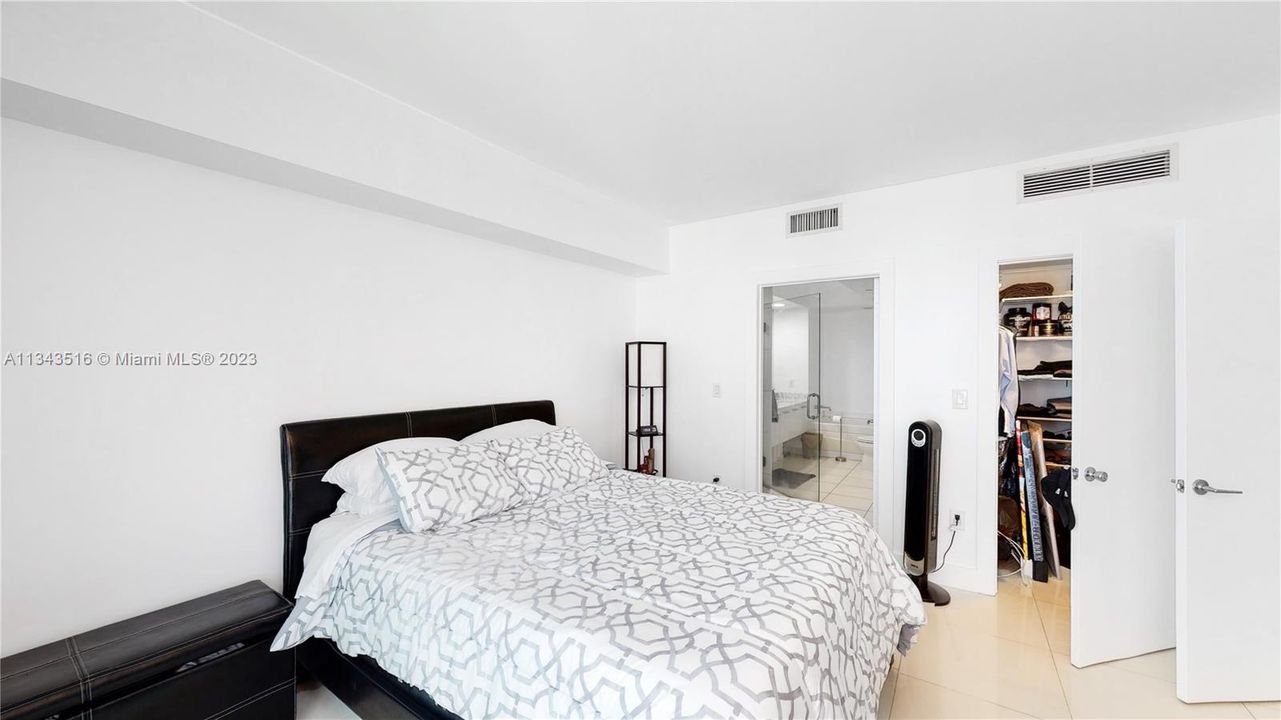 Recently Sold: $445,000 (1 beds, 1 baths, 806 Square Feet)