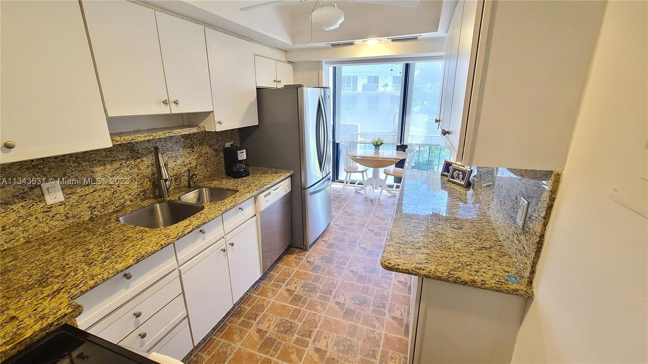 最近售出: $699,000 (2 贝兹, 2 浴室, 1123 平方英尺)