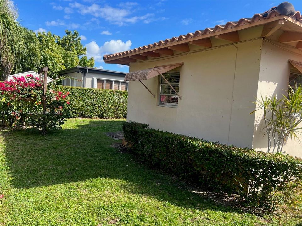 Recently Rented: $2,600 (2 beds, 1 baths, 1745 Square Feet)