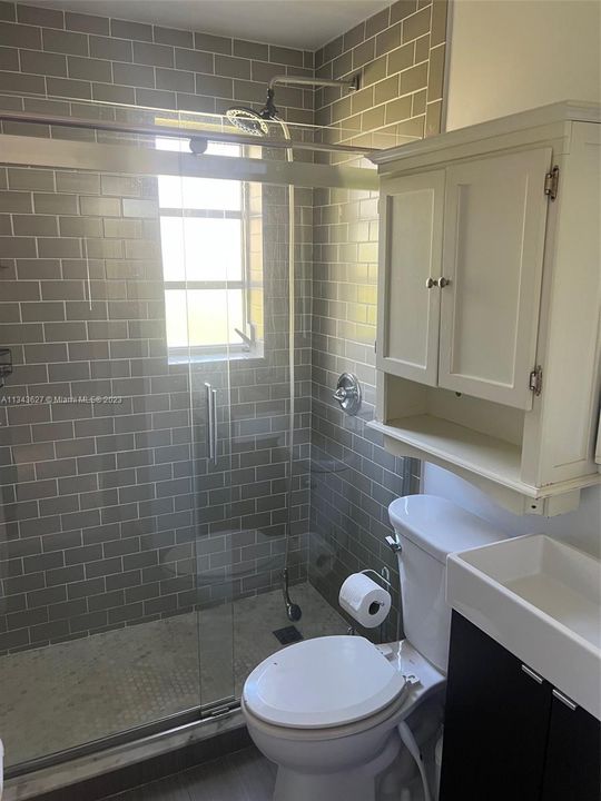 Recently Rented: $2,600 (2 beds, 1 baths, 1745 Square Feet)