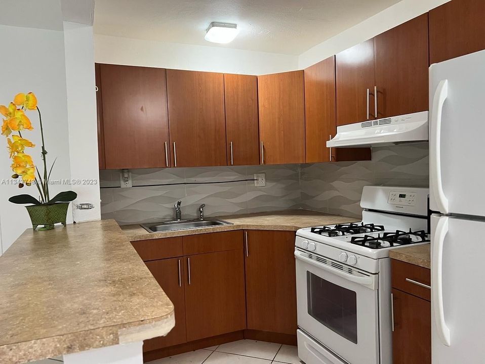 Recently Sold: $170,000 (1 beds, 1 baths, 540 Square Feet)