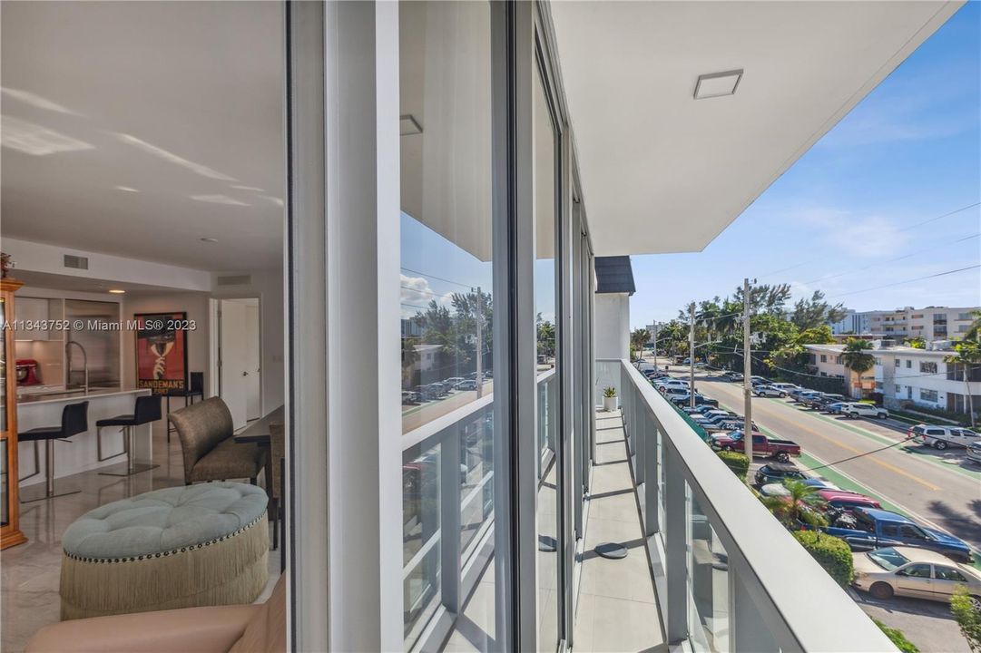 Недавно продано: $850,000 (1 спален, 2 ванн, 985 Квадратных фут)