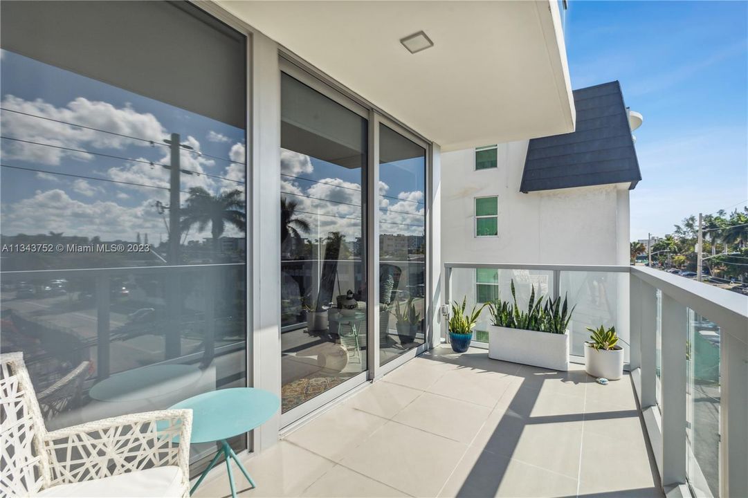 Недавно продано: $850,000 (1 спален, 2 ванн, 985 Квадратных фут)