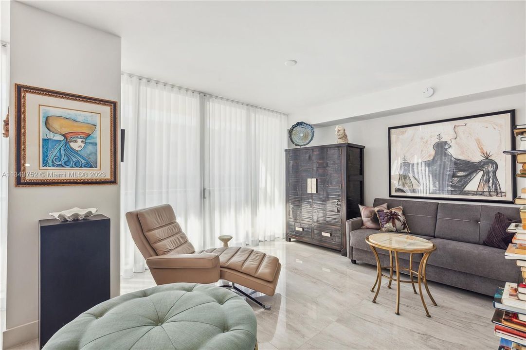 Недавно продано: $850,000 (1 спален, 2 ванн, 985 Квадратных фут)