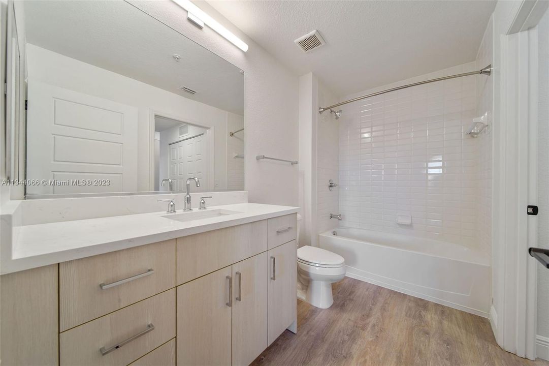 Недавно арендовано: $2,185 (1 спален, 1 ванн, 800 Квадратных фут)