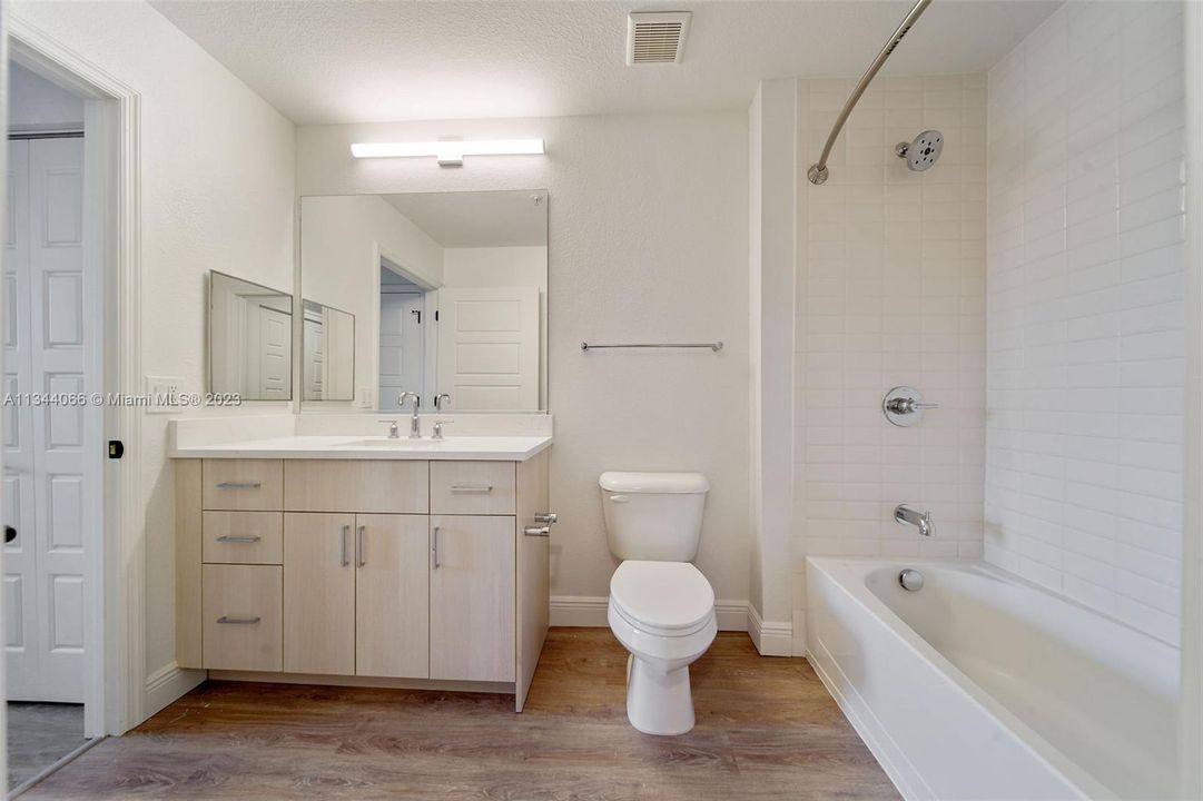 Недавно арендовано: $2,185 (1 спален, 1 ванн, 800 Квадратных фут)