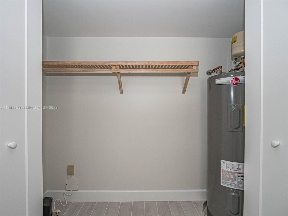 Guest Bedroom Closet