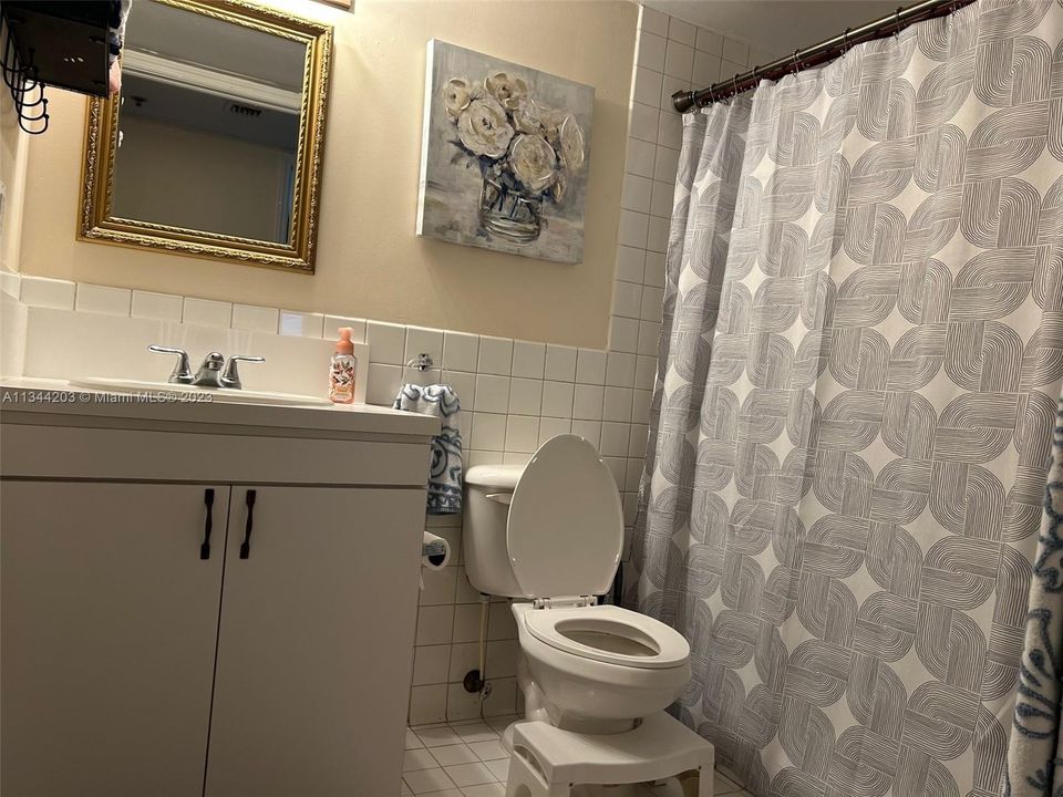 Vendido Recientemente: $200,000 (2 camas, 2 baños, 1050 Pies cuadrados)