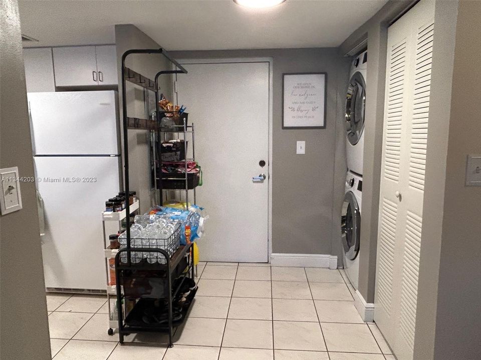 Vendido Recientemente: $200,000 (2 camas, 2 baños, 1050 Pies cuadrados)