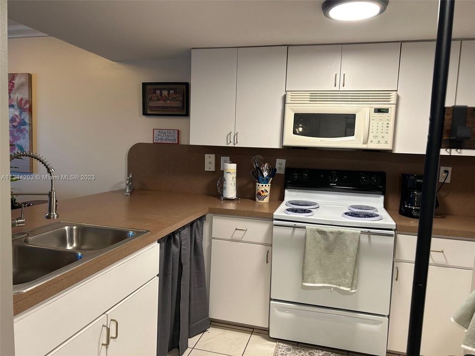 Vendido Recientemente: $200,000 (2 camas, 2 baños, 1050 Pies cuadrados)