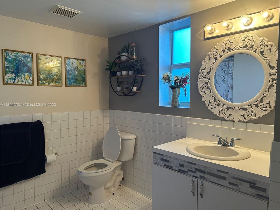 Vendido Recientemente: $200,000 (2 camas, 2 baños, 1050 Pies cuadrados)