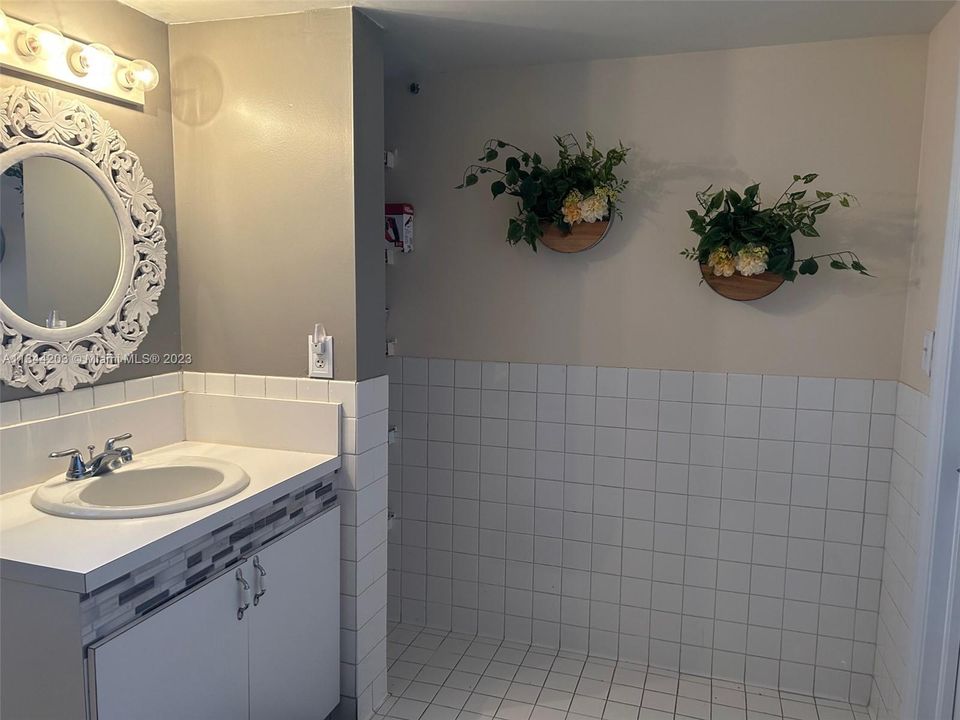 Vendido Recientemente: $200,000 (2 camas, 2 baños, 1050 Pies cuadrados)