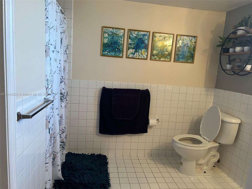 Vendido Recientemente: $200,000 (2 camas, 2 baños, 1050 Pies cuadrados)