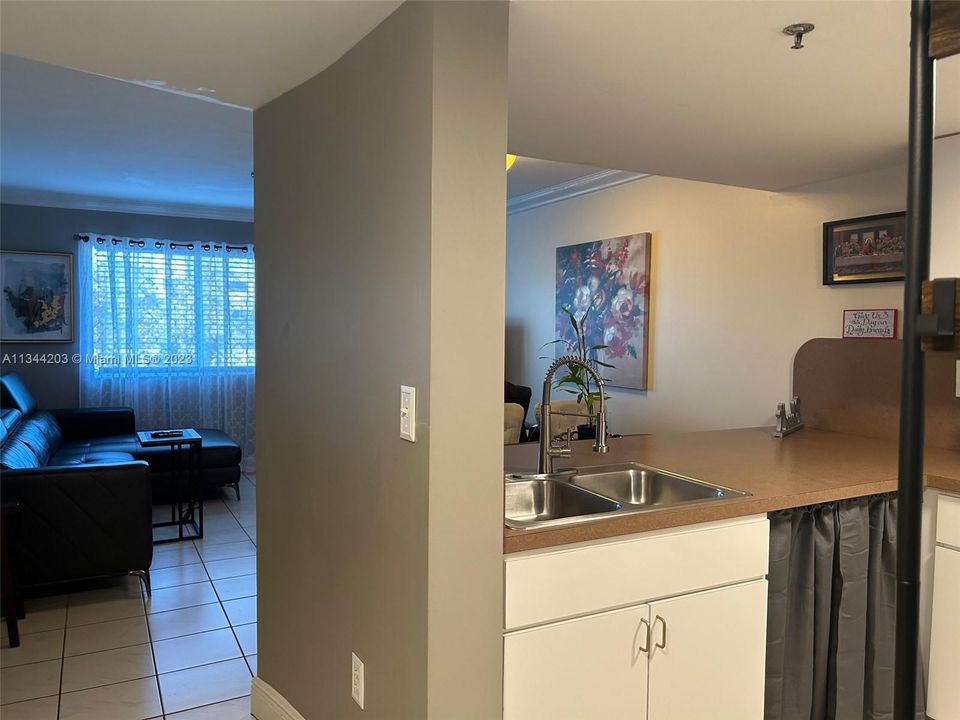 Vendido Recientemente: $200,000 (2 camas, 2 baños, 1050 Pies cuadrados)