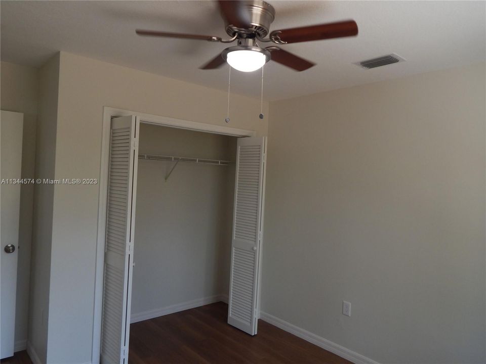Recently Rented: $3,100 (3 beds, 2 baths, 1200 Square Feet)