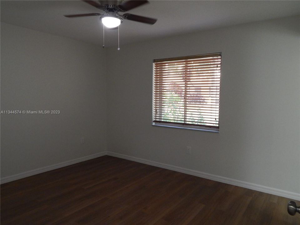 Recently Rented: $3,100 (3 beds, 2 baths, 1200 Square Feet)