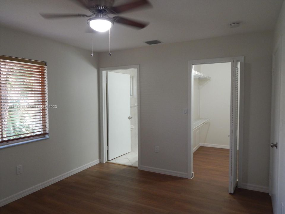 Recently Rented: $3,100 (3 beds, 2 baths, 1200 Square Feet)