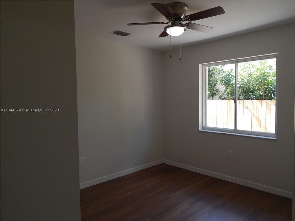 Recently Rented: $3,100 (3 beds, 2 baths, 1200 Square Feet)