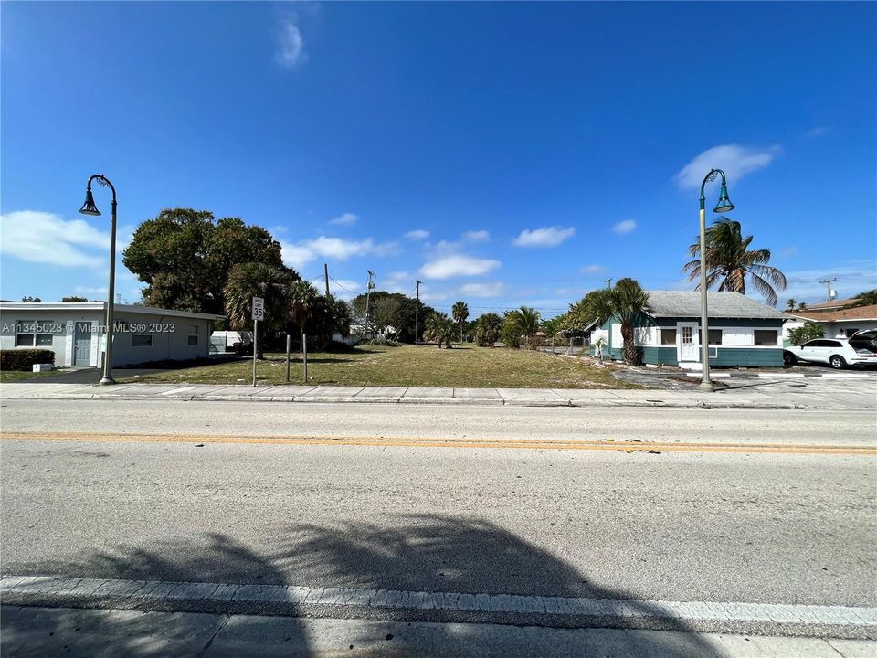 Activo con contrato: $950,000 (0.75 acres)