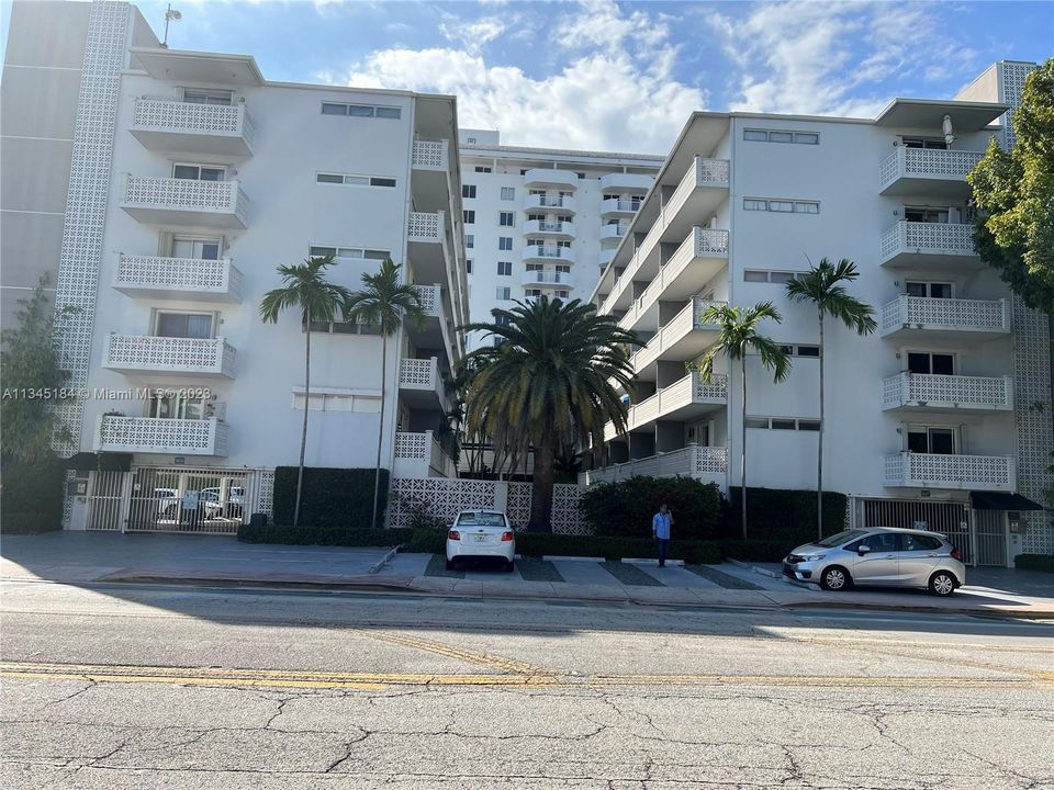 Recently Sold: $275,000 (1 beds, 1 baths, 667 Square Feet)