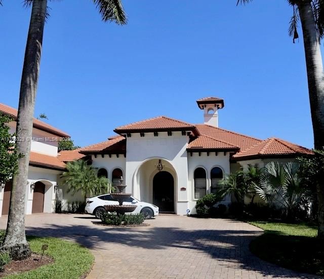 Recently Sold: $2,850,000 (5 beds, 5 baths, 5876 Square Feet)