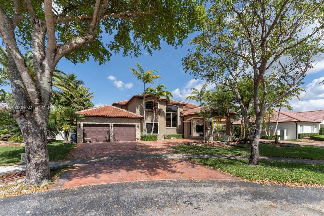 Recently Sold: $1,595,000 (5 beds, 5 baths, 4195 Square Feet)