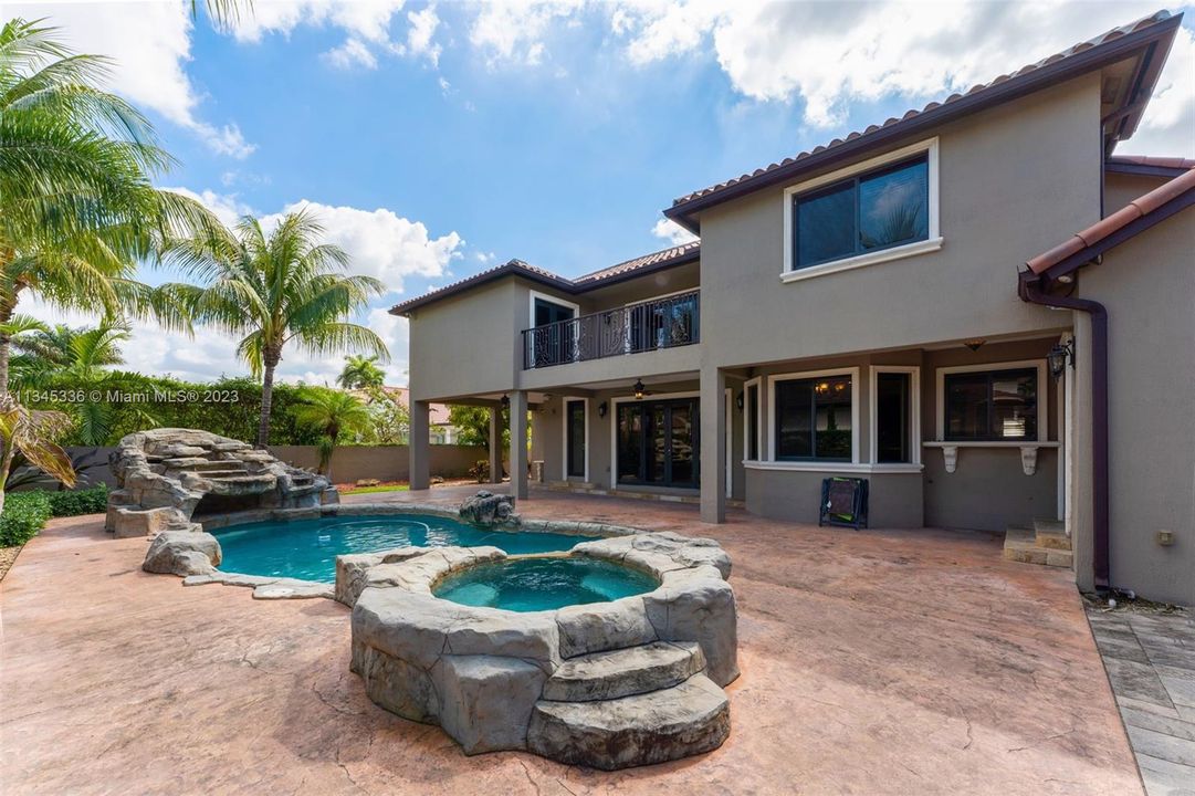 Recently Sold: $1,595,000 (5 beds, 5 baths, 4195 Square Feet)