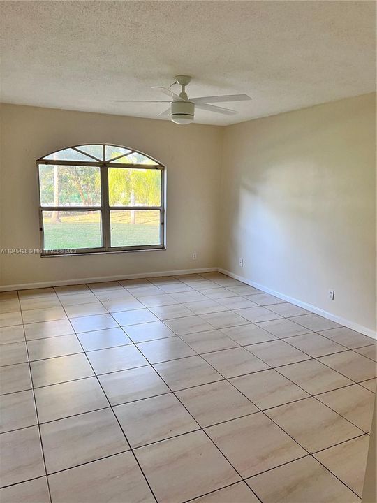 Recently Rented: $3,500 (5 beds, 2 baths, 1859 Square Feet)