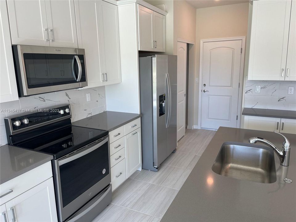 Recientemente alquilado: $3,850 (3 camas, 2 baños, 0 Pies cuadrados)