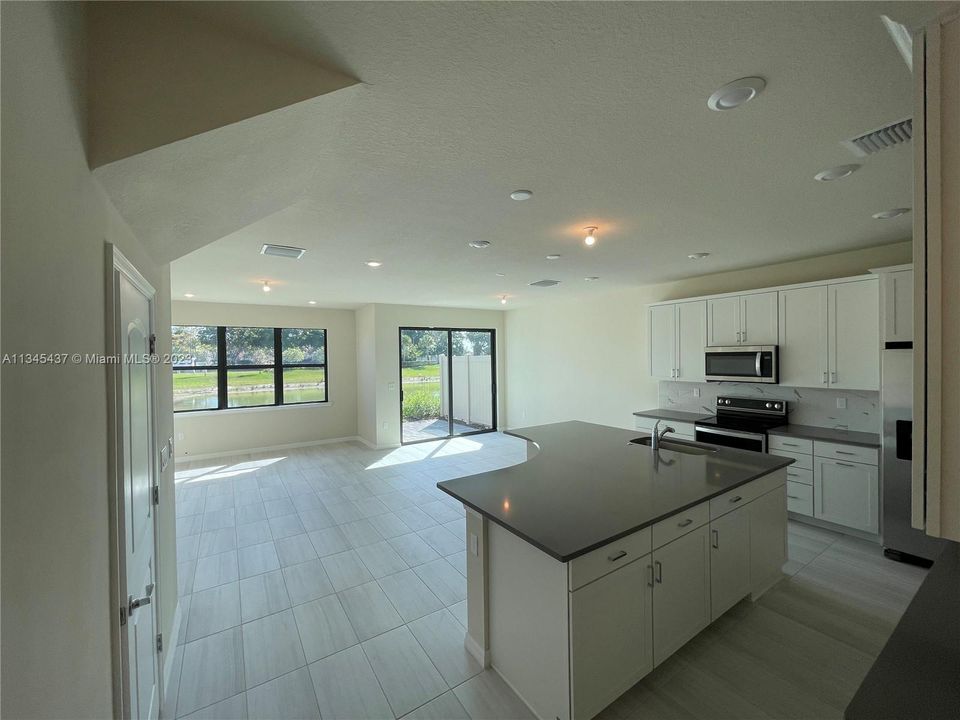 Recientemente alquilado: $3,850 (3 camas, 2 baños, 0 Pies cuadrados)